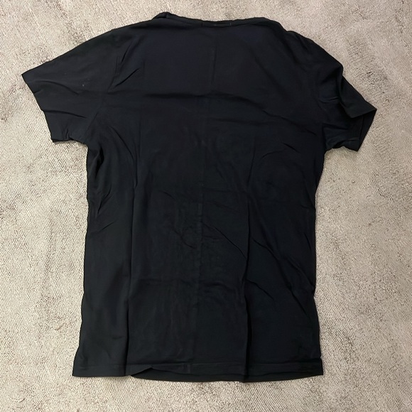 Black v-neck shirt - Picture 3 of 3